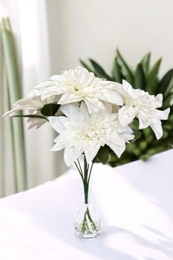 Şık ve Zarif 7 Dallı Yapay Yıldız Çiçeği Demeti